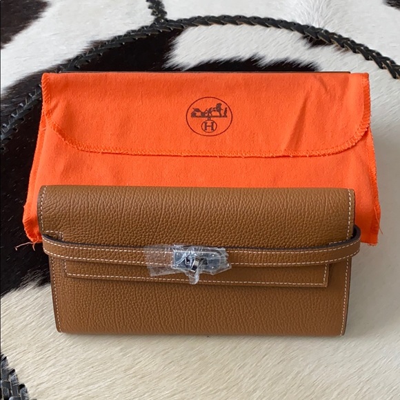 Designer Wallet Handbags - NWOT Designer Wallet